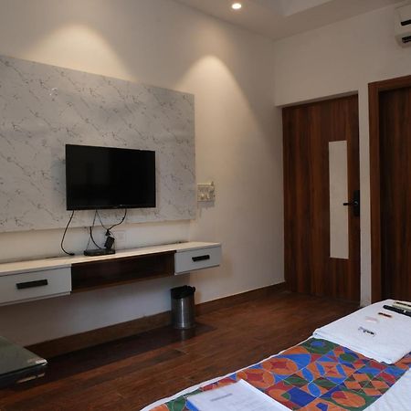Hotel Elite Sector 45 I Gurgaon Central I Couple Friendly エクステリア 写真