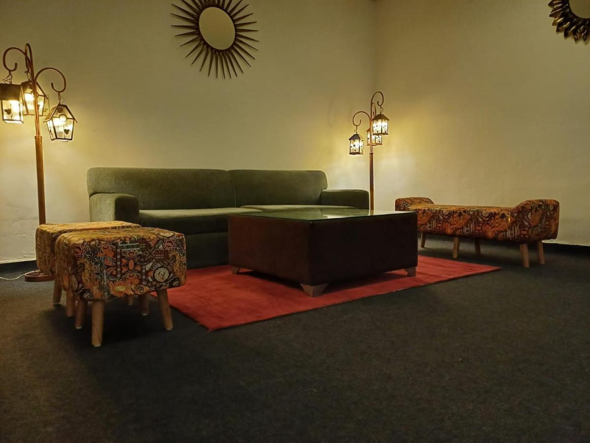 Hotel Elite Sector 45 I Gurgaon Central I Couple Friendly エクステリア 写真