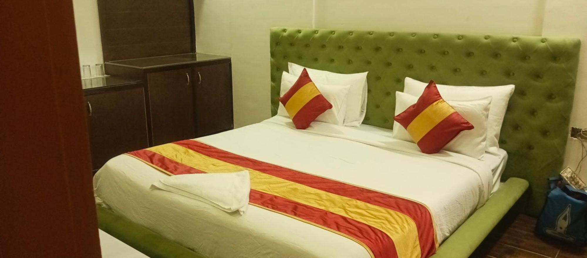 Hotel Elite Sector 45 I Gurgaon Central I Couple Friendly エクステリア 写真