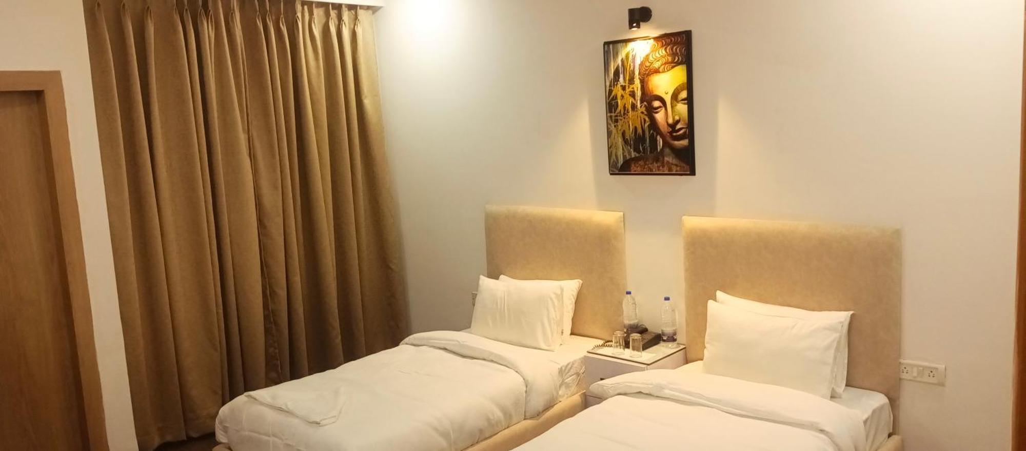 Hotel Elite Sector 45 I Gurgaon Central I Couple Friendly エクステリア 写真