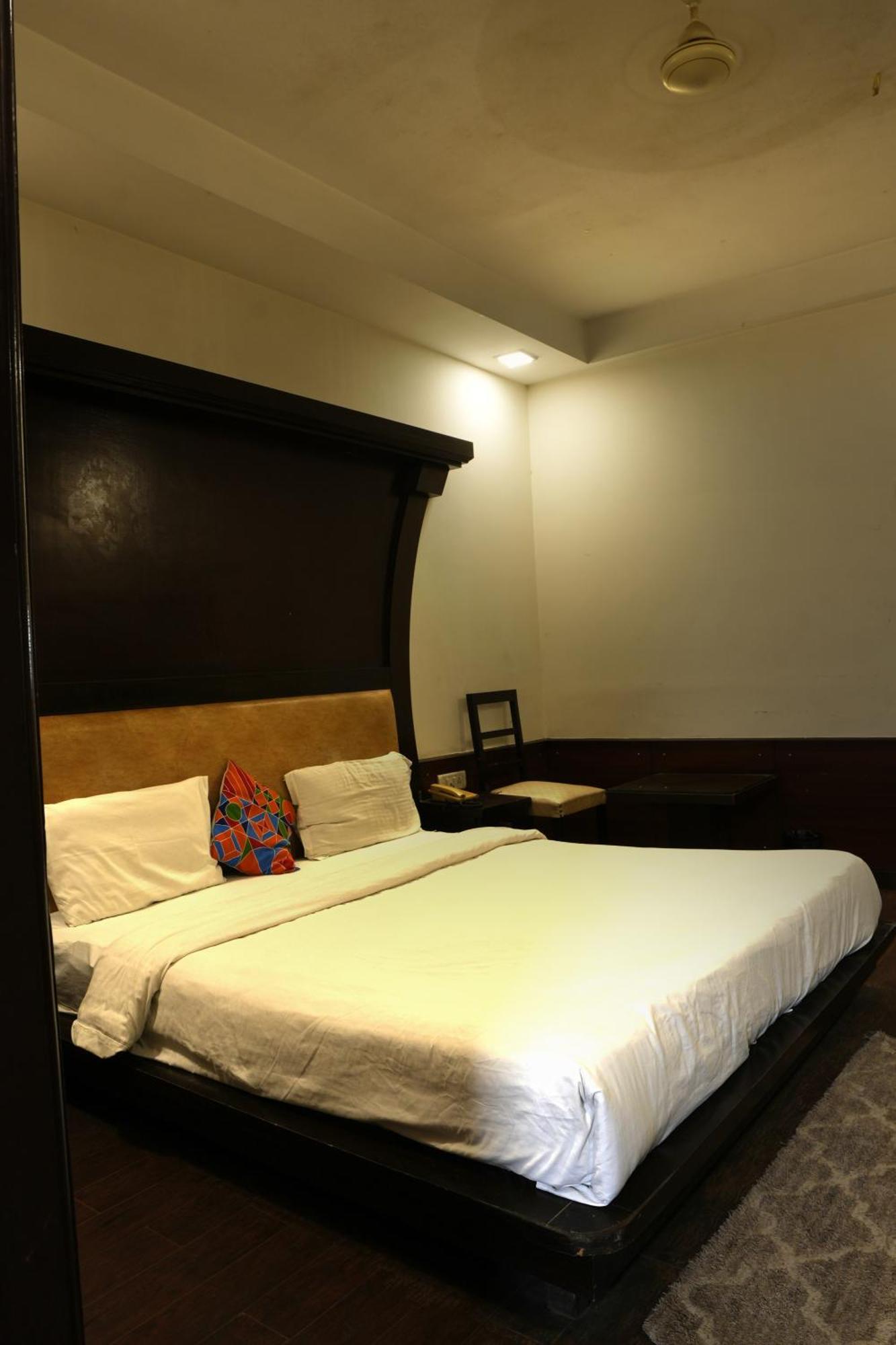 Hotel Elite Sector 45 I Gurgaon Central I Couple Friendly エクステリア 写真