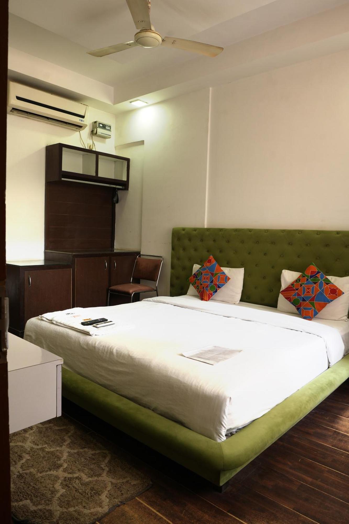 Hotel Elite Sector 45 I Gurgaon Central I Couple Friendly エクステリア 写真