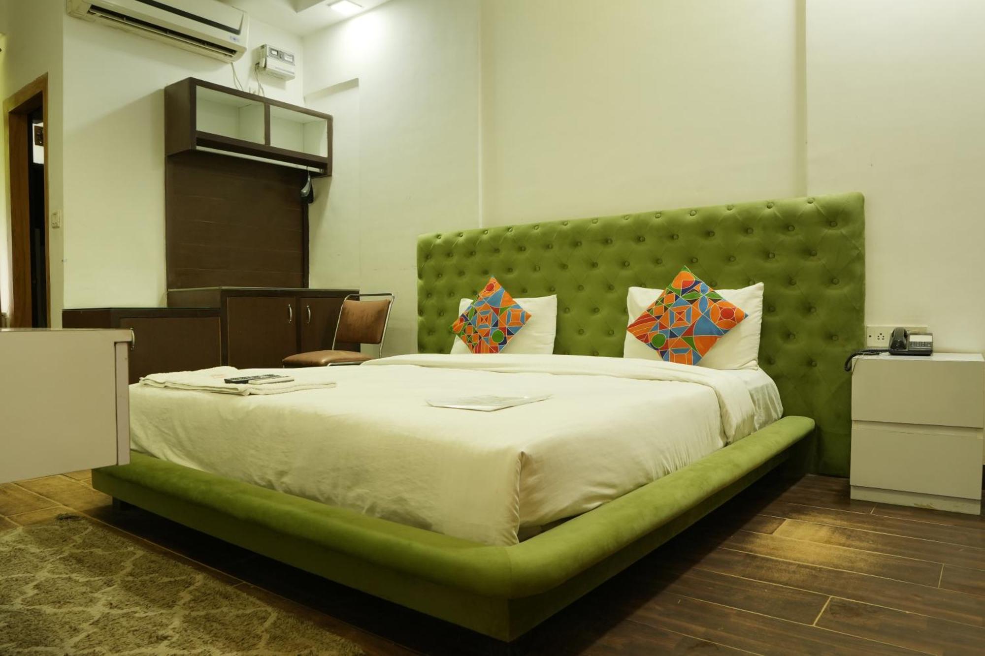 Hotel Elite Sector 45 I Gurgaon Central I Couple Friendly エクステリア 写真