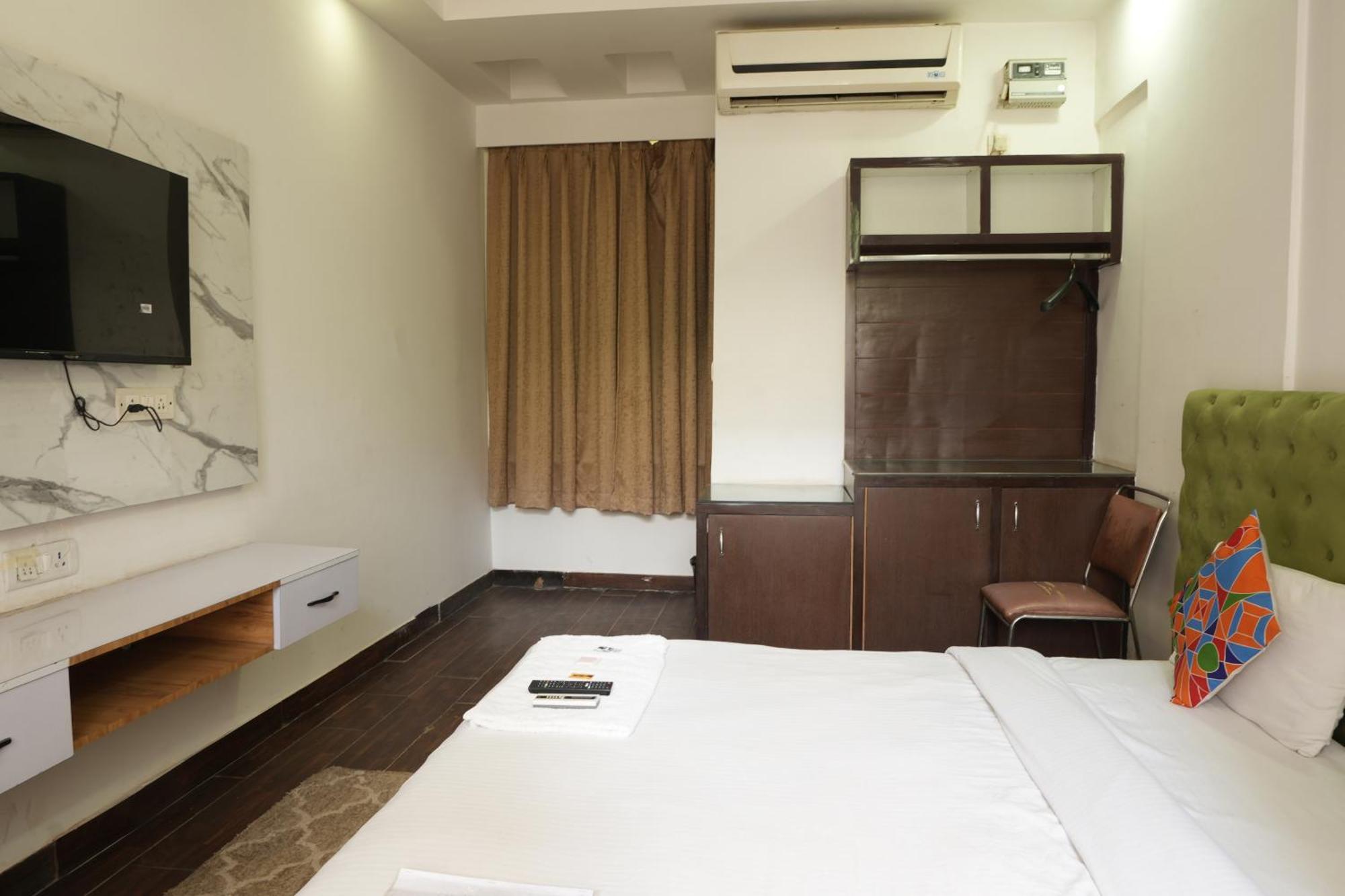 Hotel Elite Sector 45 I Gurgaon Central I Couple Friendly エクステリア 写真