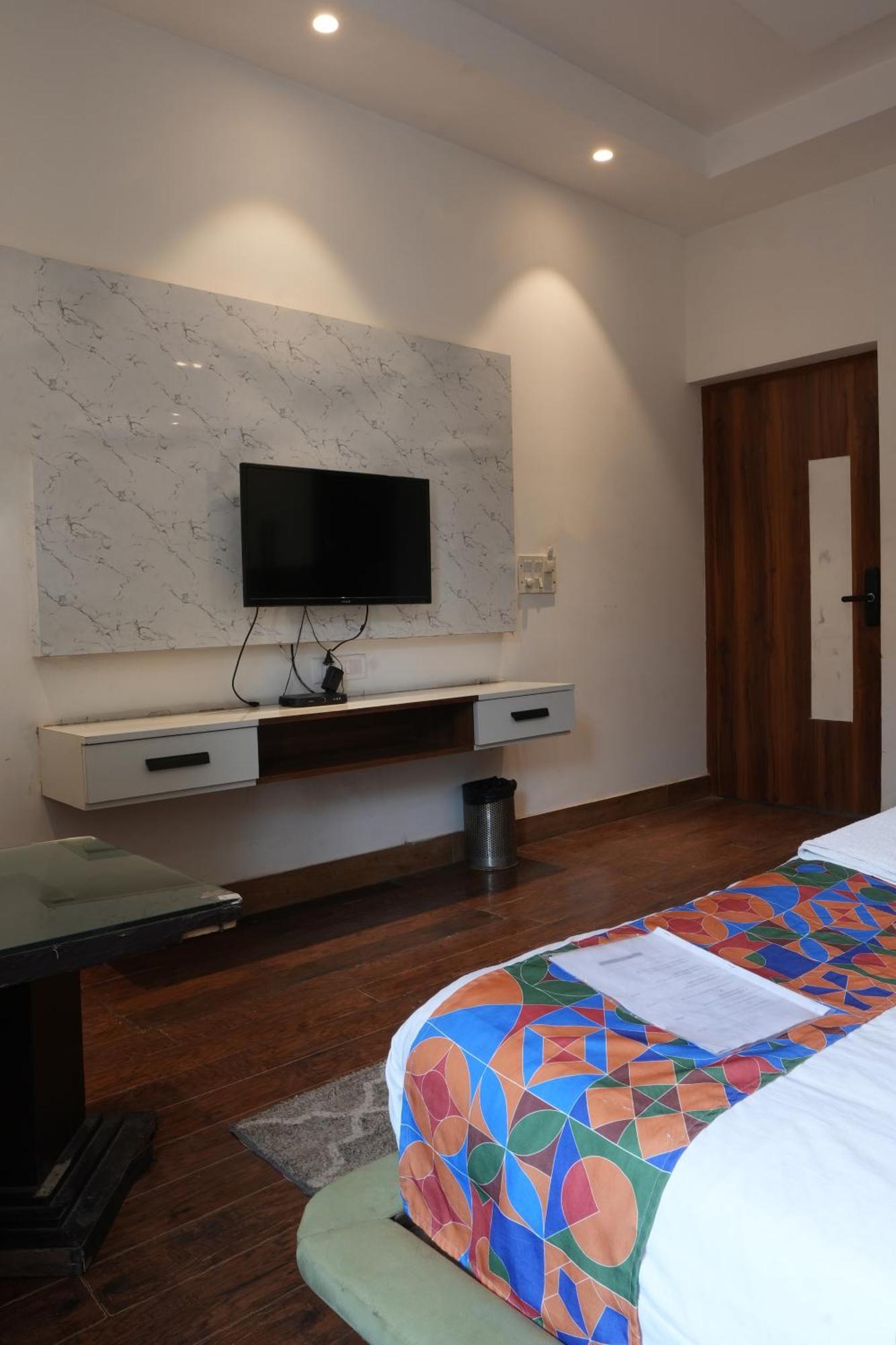 Hotel Elite Sector 45 I Gurgaon Central I Couple Friendly エクステリア 写真