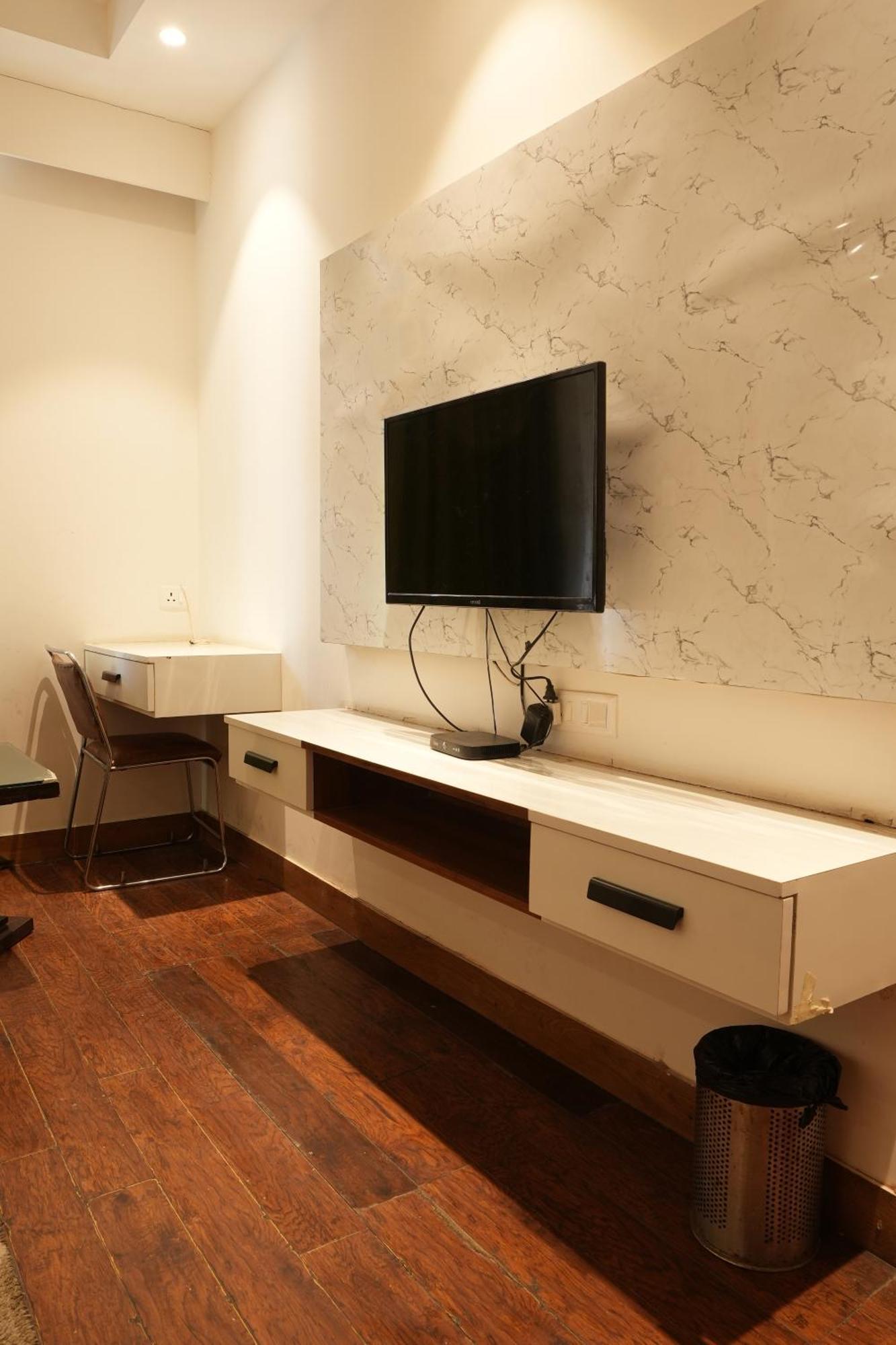 Hotel Elite Sector 45 I Gurgaon Central I Couple Friendly エクステリア 写真