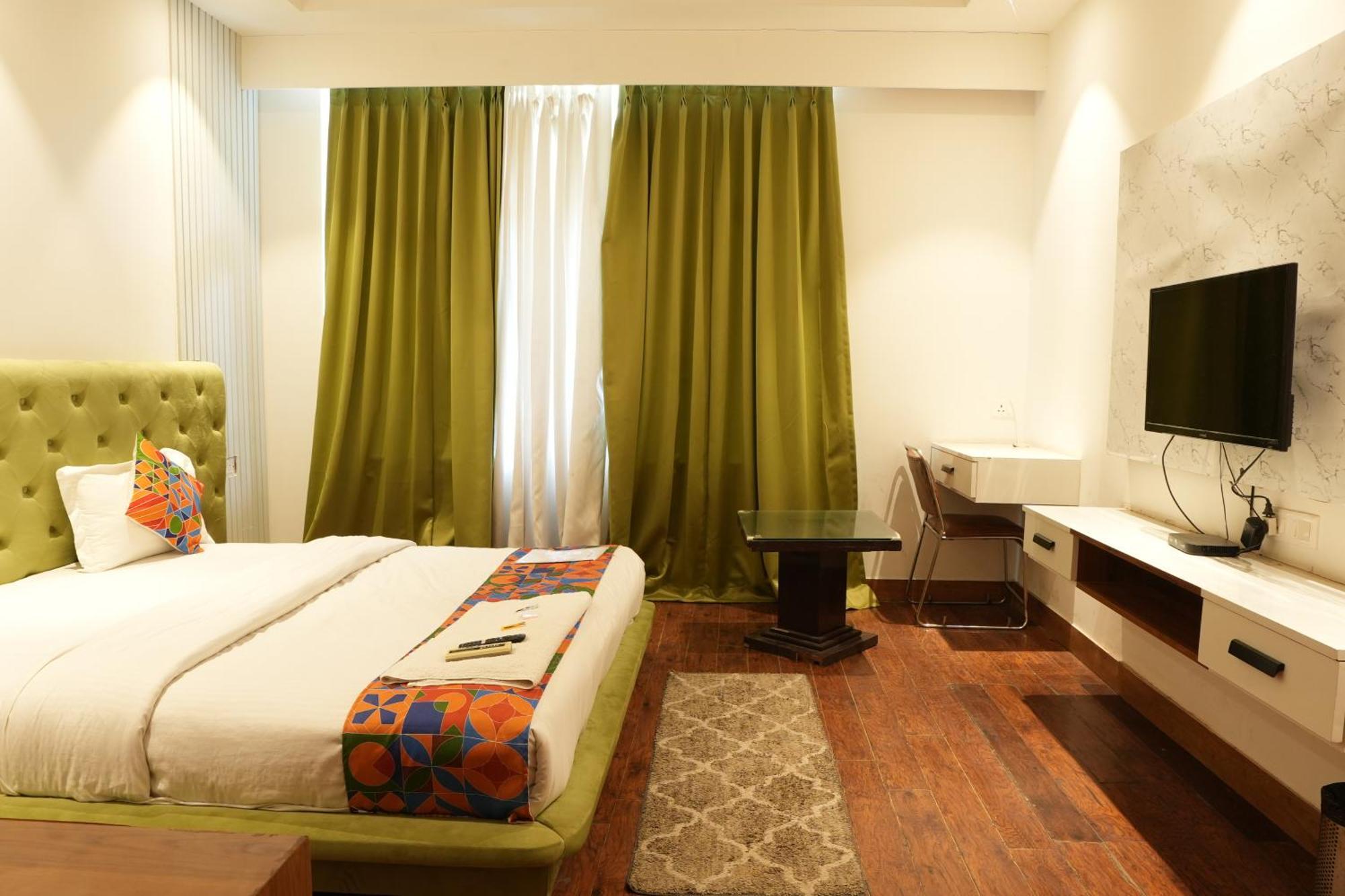 Hotel Elite Sector 45 I Gurgaon Central I Couple Friendly エクステリア 写真