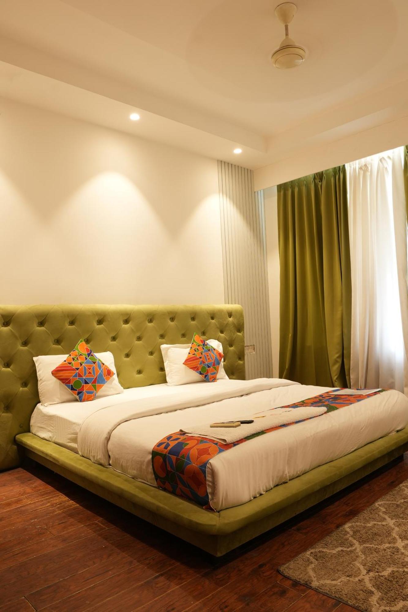 Hotel Elite Sector 45 I Gurgaon Central I Couple Friendly エクステリア 写真