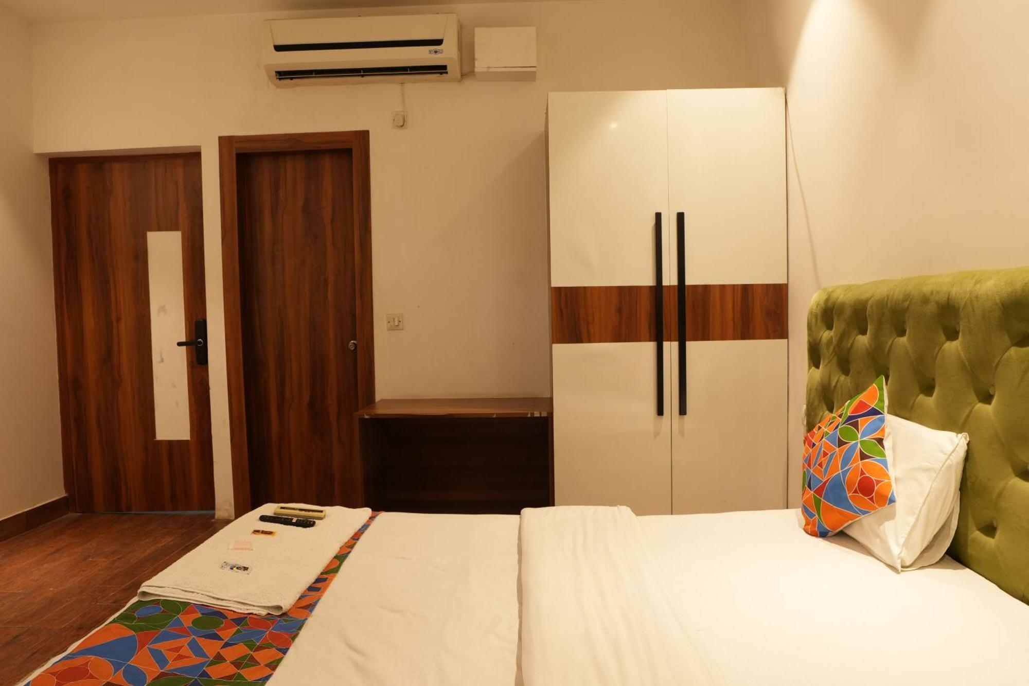 Hotel Elite Sector 45 I Gurgaon Central I Couple Friendly エクステリア 写真