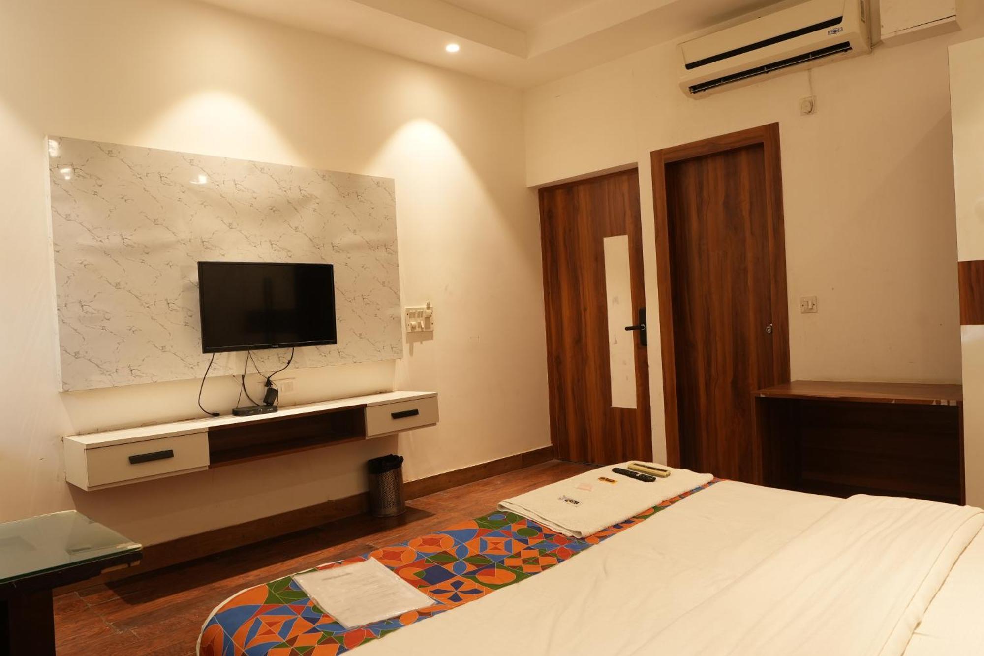 Hotel Elite Sector 45 I Gurgaon Central I Couple Friendly エクステリア 写真